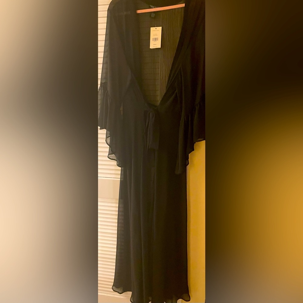 Tabria Majors new with tags cover up.